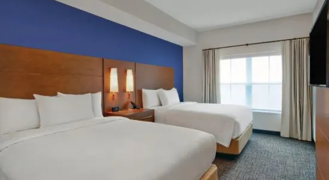 Люкс Residence Inn by Marriott Orlando at FLAMINGO CROSSINGS Town Center