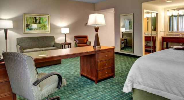 Студия Hampton Inn and Suites Coconut Creek
