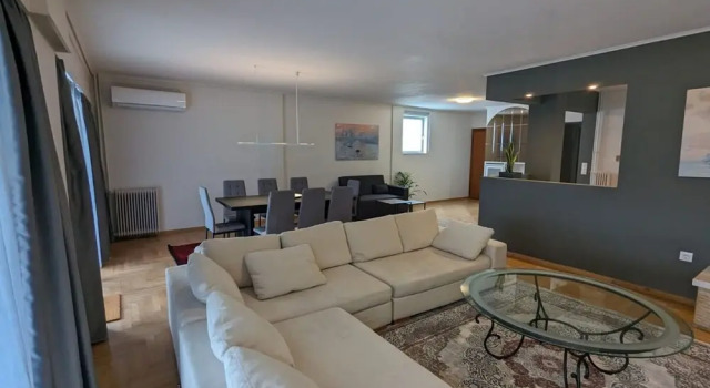 Апартаменты Spacious and Sunlit Seaside Flat