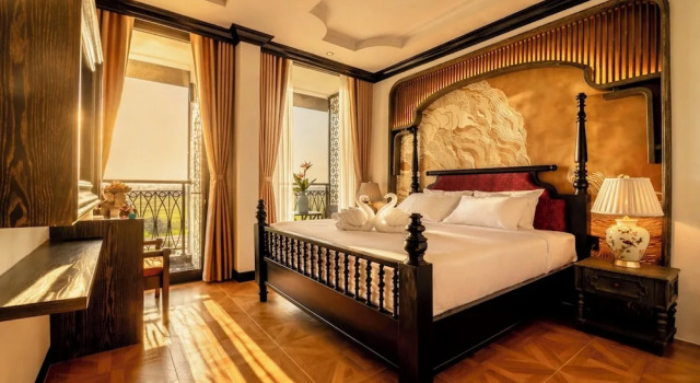 Двухместный номер Deluxe с балконом Cao Boutique Hotel