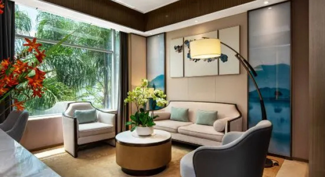 Люкс Business Kunming Lake View Hotel