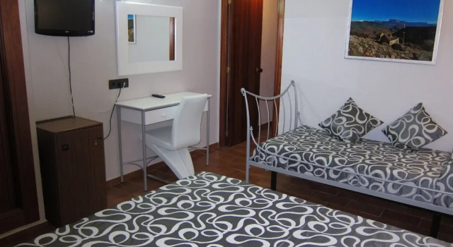 Трёхместный номер Standard с балконом Hotel Meson de L’Ainsa