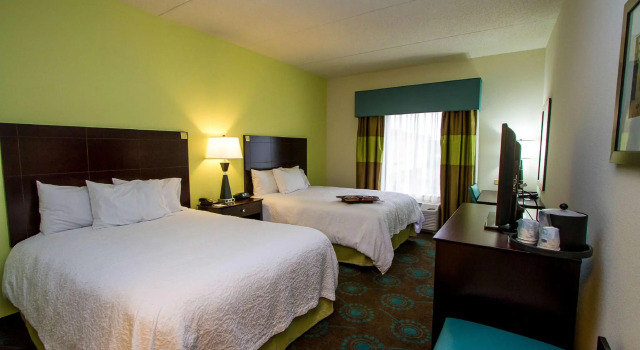 Четырёхместный номер Standard Hampton Inn Fayetteville