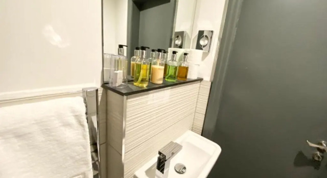 Студия Studio at The Coach House Apartments