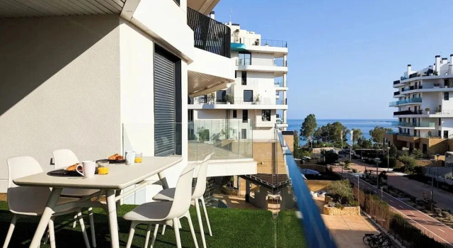 Апартаменты с балконом Allonbay Apartments