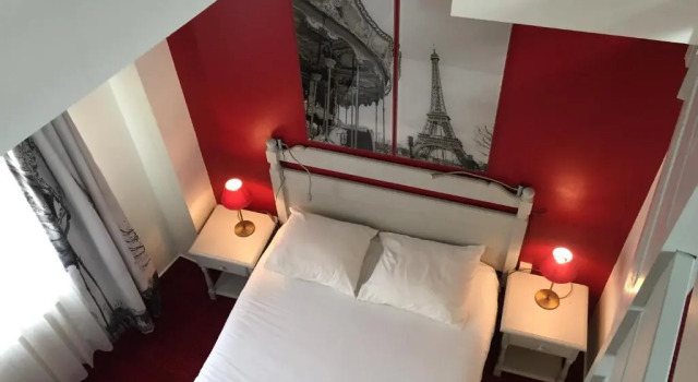 Семейный номер Standard Hotel Le Cardinal Rueil Centre
