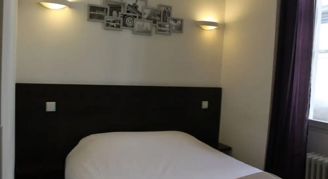 Трёхместный номер Standard c 1 комнатой Hôtel de Paris - Dijon Centre Gare