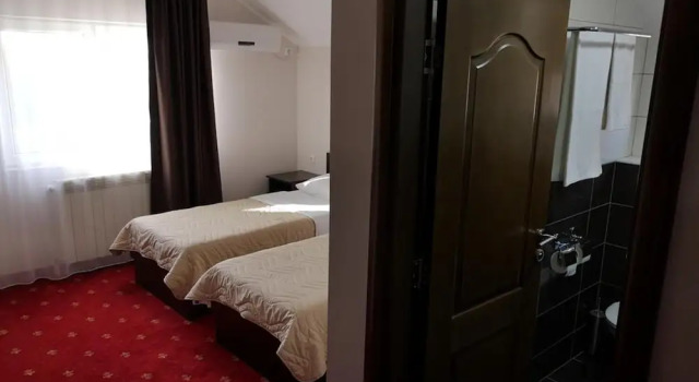 Двухместный номер Standard с балконом Hotel Elegance