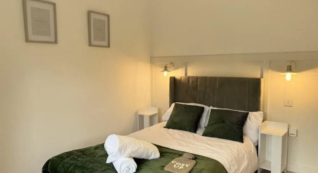 Stunning Flat Near Stratford Shopping Centre, Забронировать Апартаменты/квартира Отели Большого Лондона с парковкой, Парковка