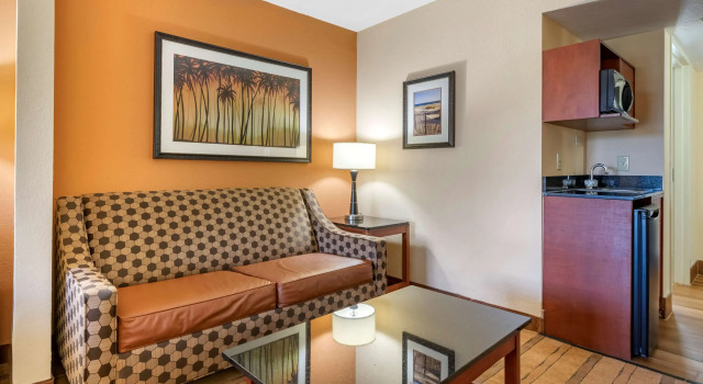 Четырёхместный люкс Best Western Plus Flagler Beach Area Inn & Suites