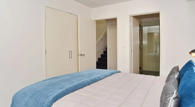 Armagh Apartment 3 - Central Christchurch, Забронировать Апартаменты/квартира Отели Крайстчёрч с парковкой, Парковка