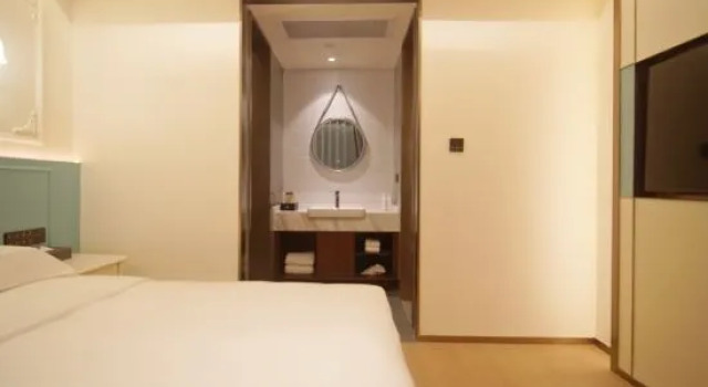 Семейный люкс EZZI HOTEL(Taiyuan Changzhi Road Xuefu Street Subway Station)