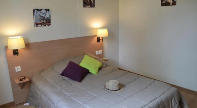 VVF Les Ecrins Champsaur, Prenota Resort Hotel a Alvernia con parcheggio, Parcheggio