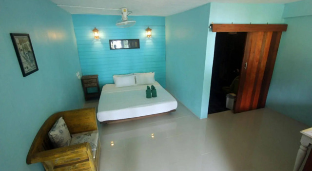 Chomjan Beach Resort