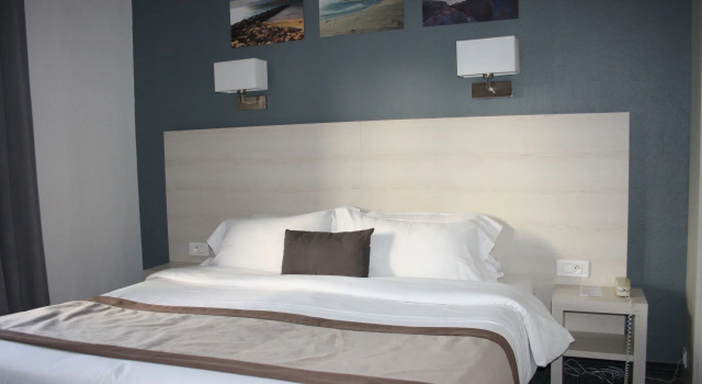 Le Regina Hôtel et restaurant Canet-plage, Забронировать Отель Кане-Пляж Кане-ан-Руссийон