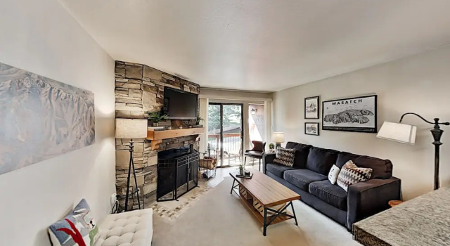 Spacious Modern With Private Saltwater Pool 1 Bedroom Condo