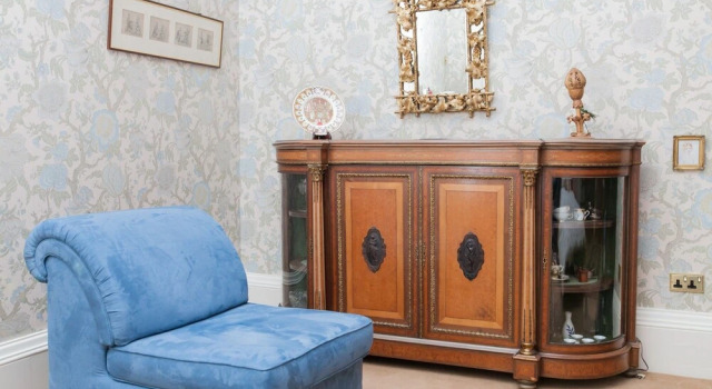 Quirky 2 Bedroom Property in West End