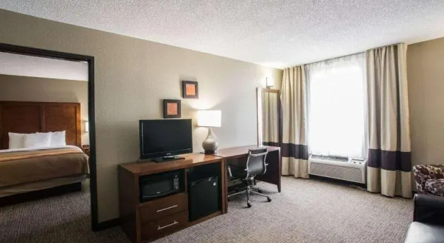 Четырёхместный люкс Comfort Inn & Suites Hazelwood - St Louis