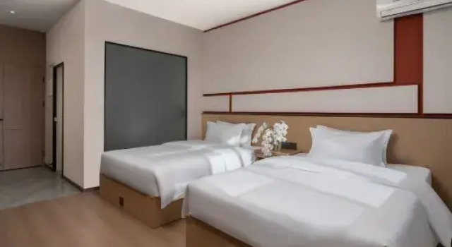 Suite Super 8 Select Hotel