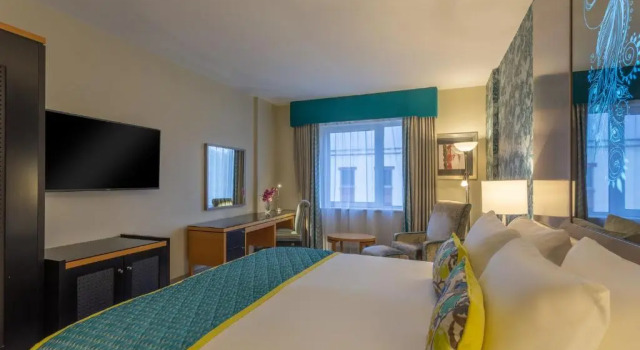 Двухместный клубный номер Executive Crowne Plaza Dublin Airport by IHG