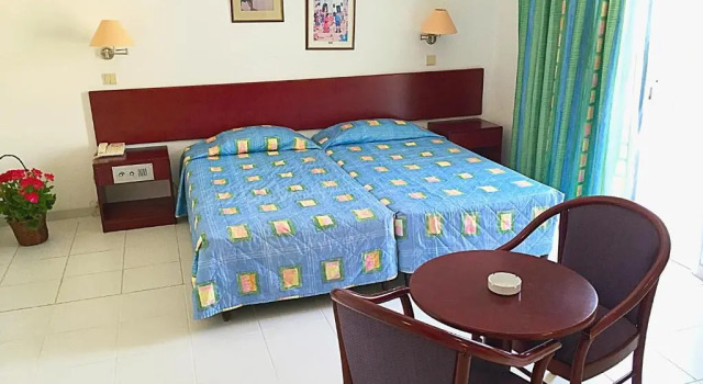 Studio Blue Crane Hotel Apts