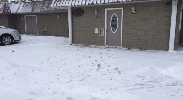 Custom Stay Thief River Falls, Varaa Hotelli Hotellit Minnesota pysäköinnillä, Pysäköinti
