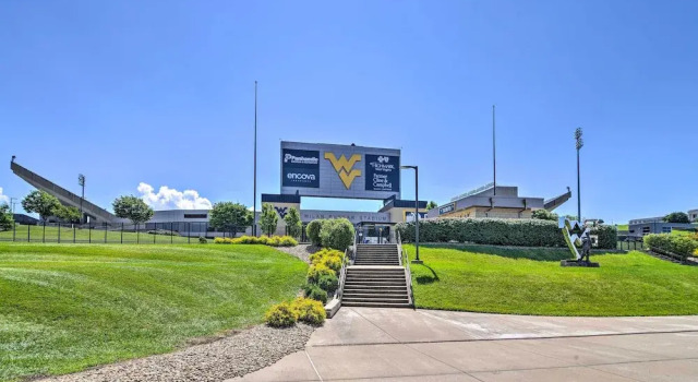 Morgantown Home w/ Patio: Near WVU Football!, Reserva ahora Casa o chalet Morgantown 