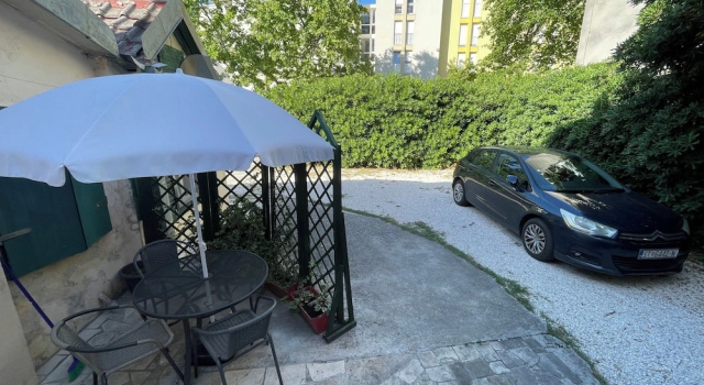 Студия Apartments Jugo i bura