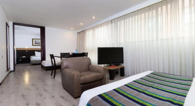 Номер Economy Hotel Madisson Inn Luxury By GEH Suites