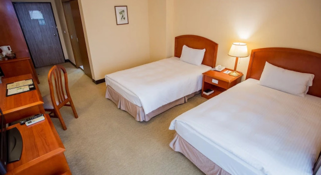 Двухместный номер Standard с балконом Jiuwu Hotel