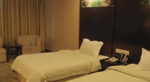 Zhubao Hotel - Zhuhai, Забронировать Отель Чжухай Гуандун, рядом с Shijingshan Park