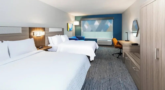 Четырёхместный люкс Holiday Inn Express & Suites Senatobia I 55 by IHG