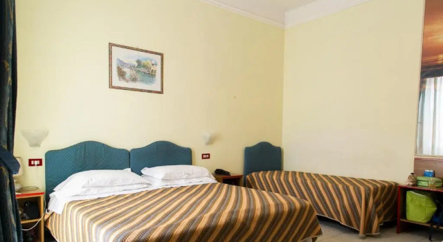 Трёхместный номер Standard Hotel Altavilla 9