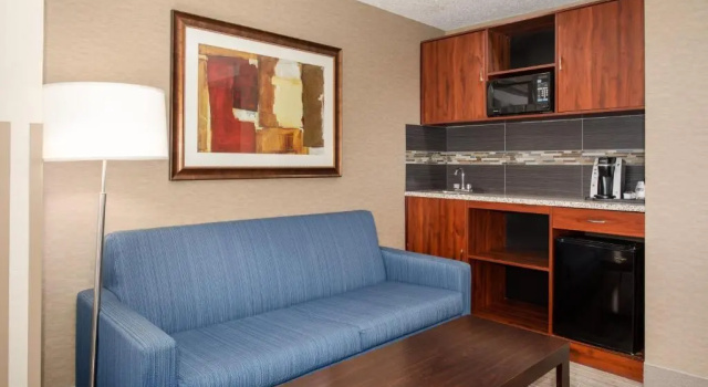 Люкс Holiday Inn Express Hotel & Suites Littleton by IHG