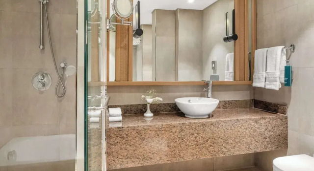 Двухместный номер Beachside с видом на бассейн DoubleTree by Hilton Sharm El Sheikh Sharm Bay