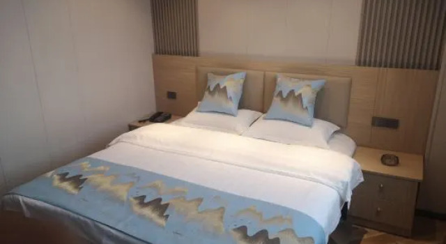 Люкс Deluxe Tiantian Express Hotel (Nanyang University of Technology No.5 Middle School)