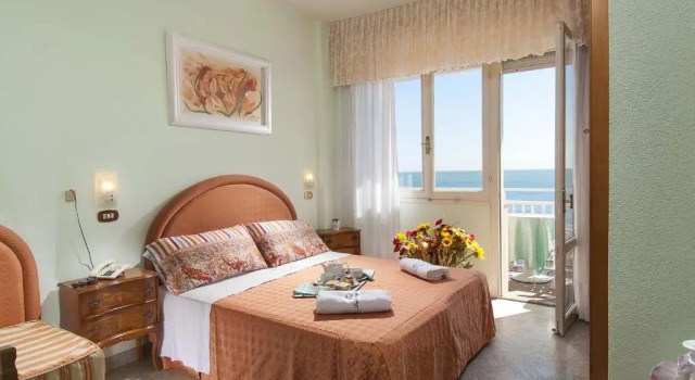 Трёхместный номер Standard с видом на море Mayflower Beach Hotel