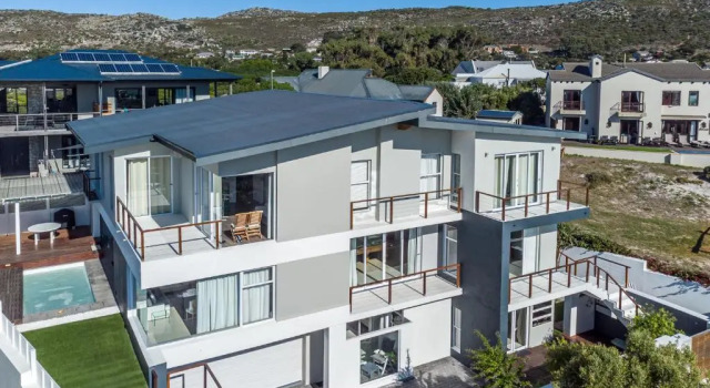Greenways Drive Apartment, Забронировать Апартаменты/квартира Отели Cape Peninsula с бассейном, Бассейн