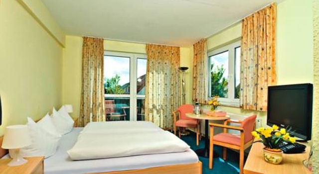 Hotel Zum Grünen Tor, Rezerwuj Hotel Birkenstein Brandenburgia
