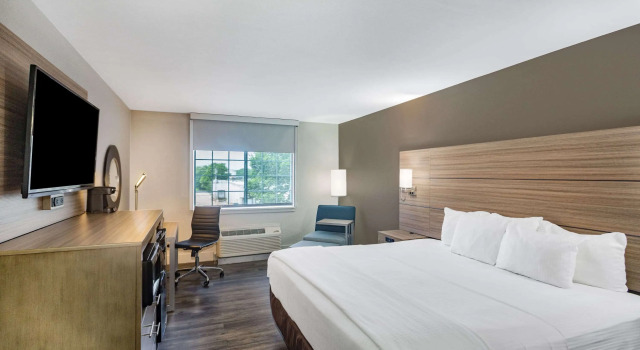 La Quinta by Wyndham Joplin, Забронировать Отель Джоплин Озакр, рядом с Lake Erie Wine Country