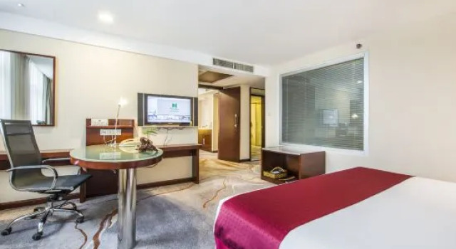 Люкс Executive Holiday Inn Downtown Hefei