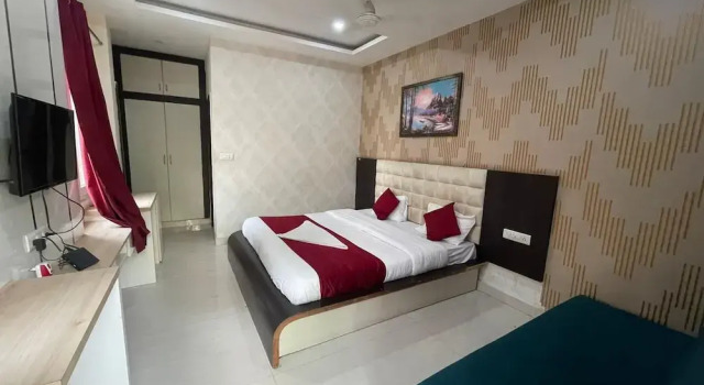 Номер Superior с балконом Hotel Rishikesh Grand by Kool Stays