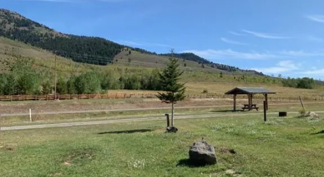 Номер Standard Дуплекс с красивым видом из окна Jareds Wild Rose Ranch Resort