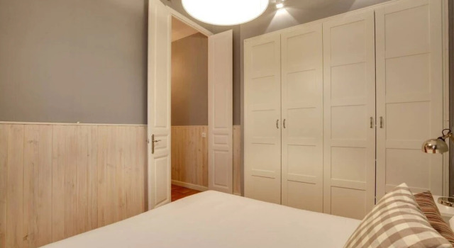 Beautiful 2bdr in Lovely Lesseps, 8mins to Metro