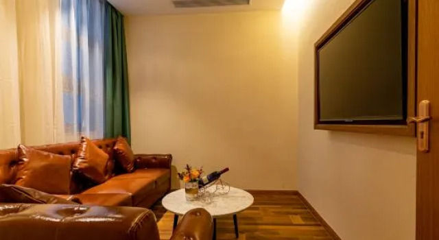 Люкс Zhe · Brown Hotel