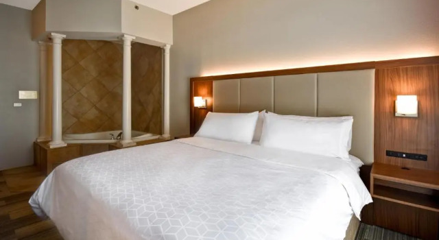 Люкс Holiday Inn Express & Suites Schererville by IHG