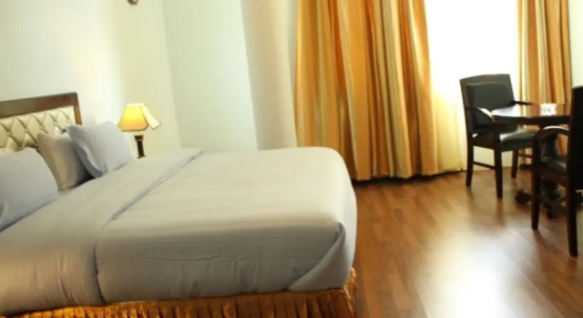 Полулюкс Oasis Hotel Apartment