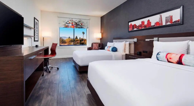 Четырёхместный номер Standard Aloft by Marriott San Jose Cupertino