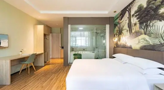 Люкс Youyi Hotel (Zhuji Yongli PlazaOriginal Island Hotel)
