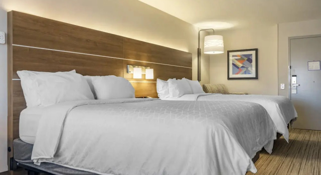 Люкс c 1 комнатой Holiday Inn Express Hotel & Suites Albuquerque Midtown by IHG